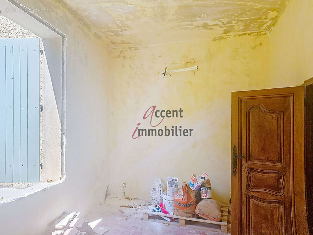 Appartement à L'ISLE-SUR-LA-SORGUE