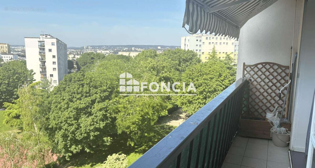 Appartement à FRESNES