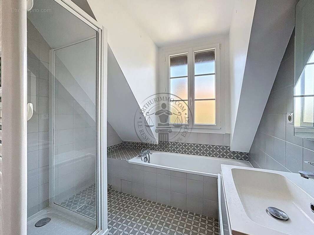 Maison à SAINT-ARNOULT-EN-YVELINES