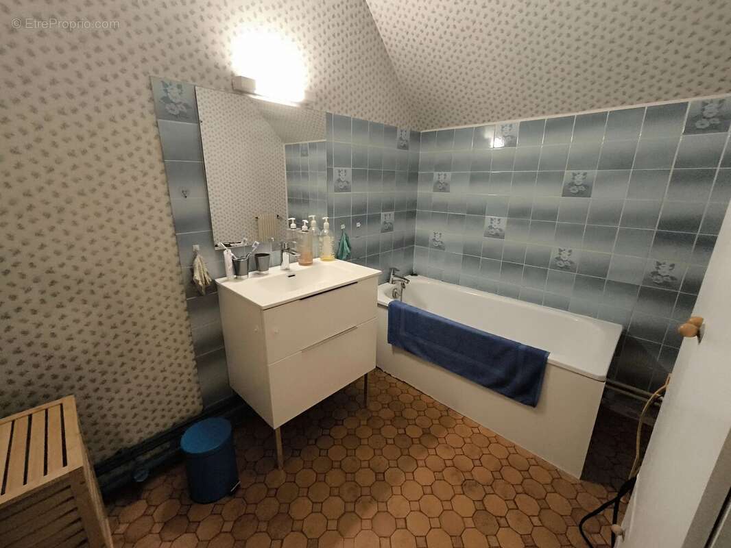 Maison à SAINT-JUNIEN