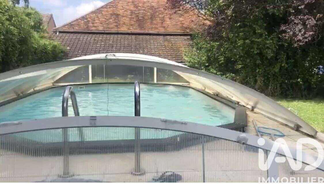 Maison 280 m² à Saint-Hilaire-Les-Andresis  - photo 2