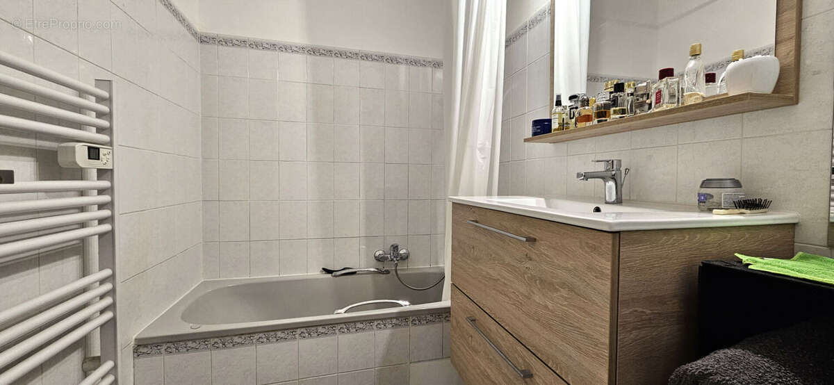 Appartement à VALLAURIS