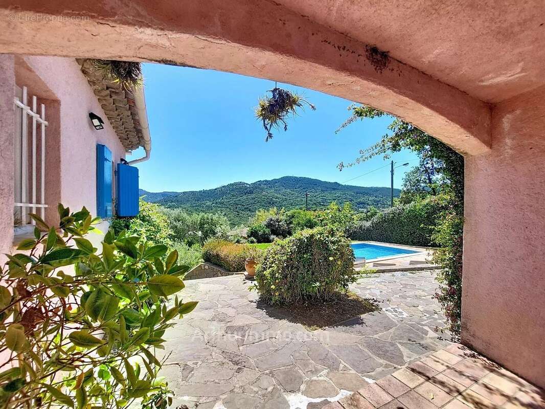 Maison à LES ADRETS-DE-L'ESTEREL