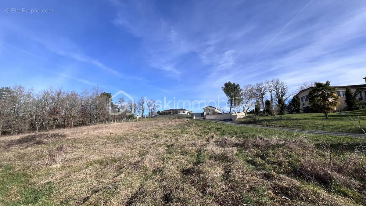 Terrain à PEYRIGNAC