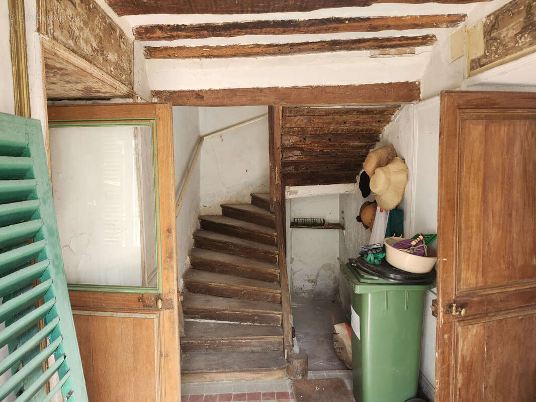 Maison à LA QUEUE-LES-YVELINES