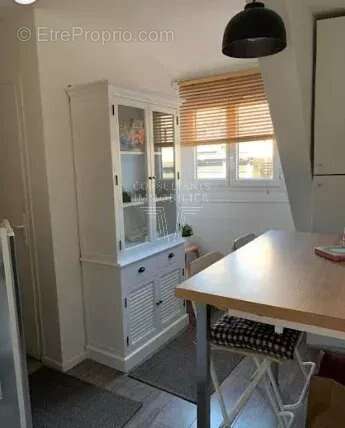 Appartement à PARIS-8E