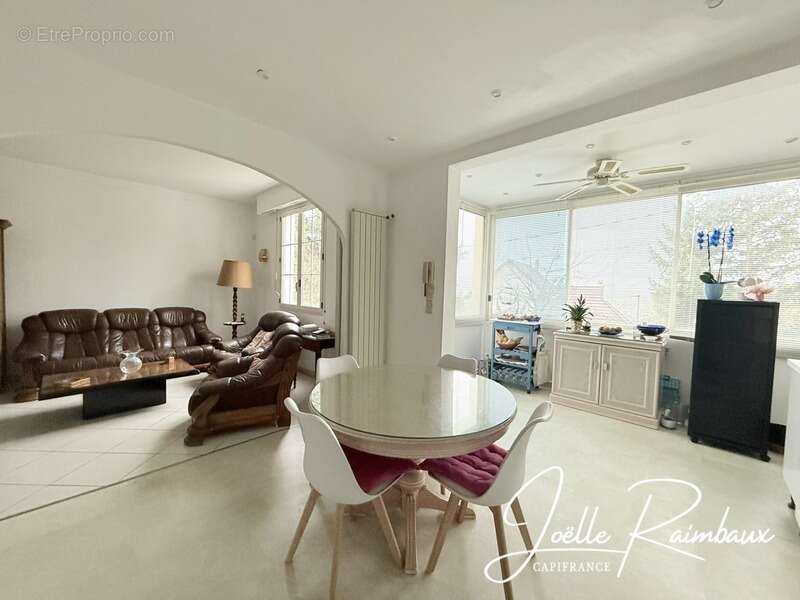 Maison à CHENNEVIERES-SUR-MARNE