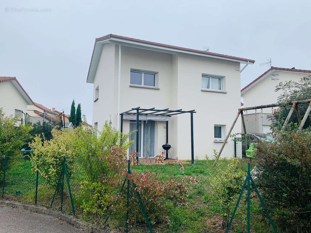 Maison à L&#039;ISLE-D&#039;ABEAU