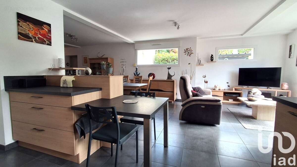 Photo 4 - Maison à MONTFERRAND-LE-CHATEAU