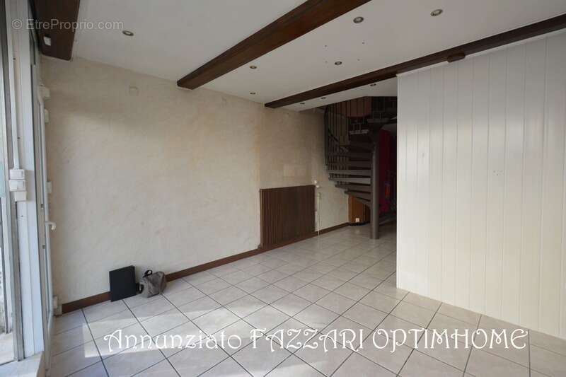 Exclusivité – immeuble de rapport avec local commercial et appartement t3 à montmédy (55600) - photo 22