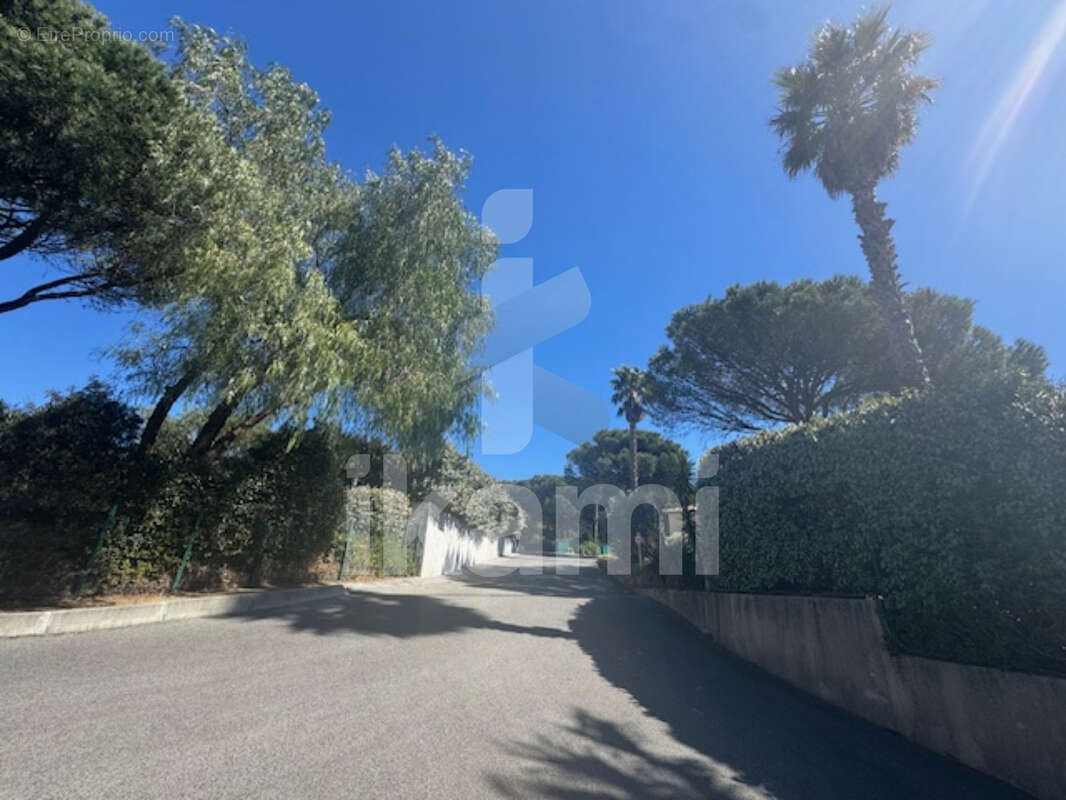 Maison à ROQUEBRUNE-SUR-ARGENS