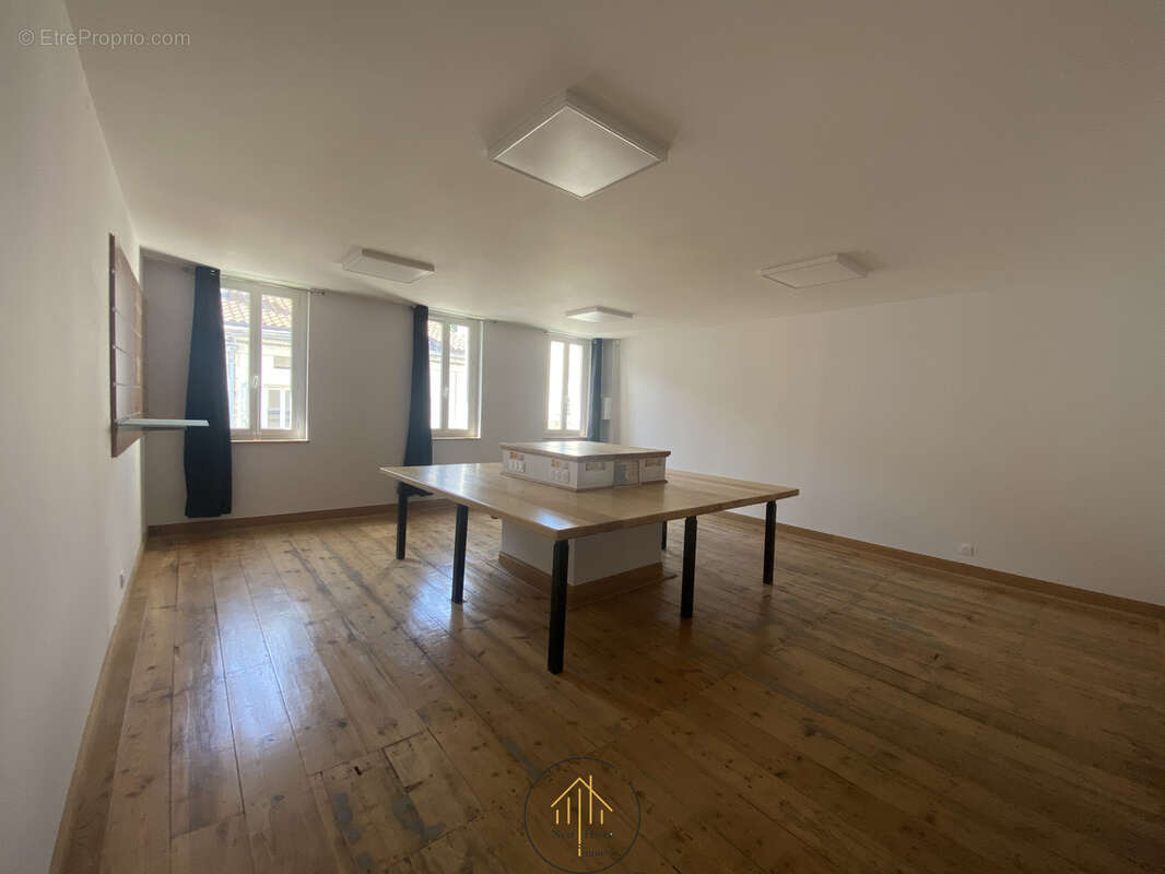 Appartement à CHALAIS