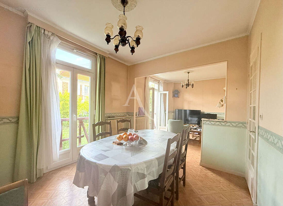 Maison à LE PERREUX-SUR-MARNE