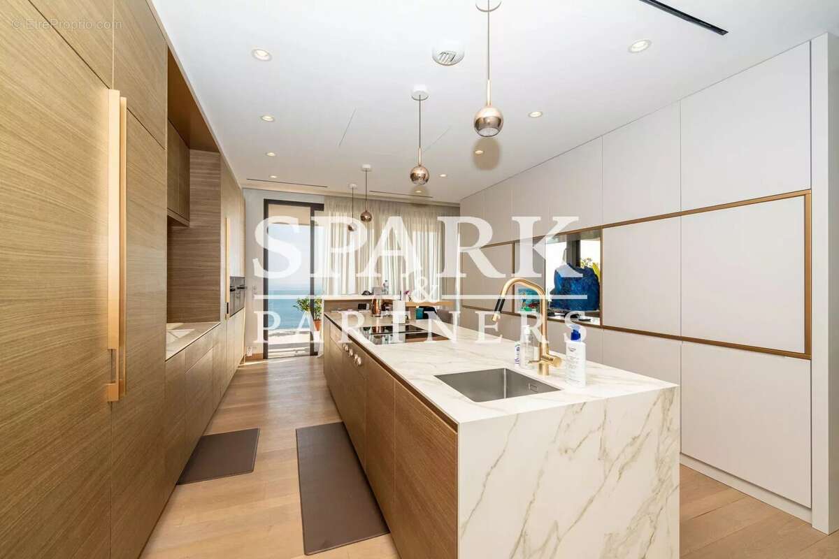 Appartement à ROQUEBRUNE-CAP-MARTIN