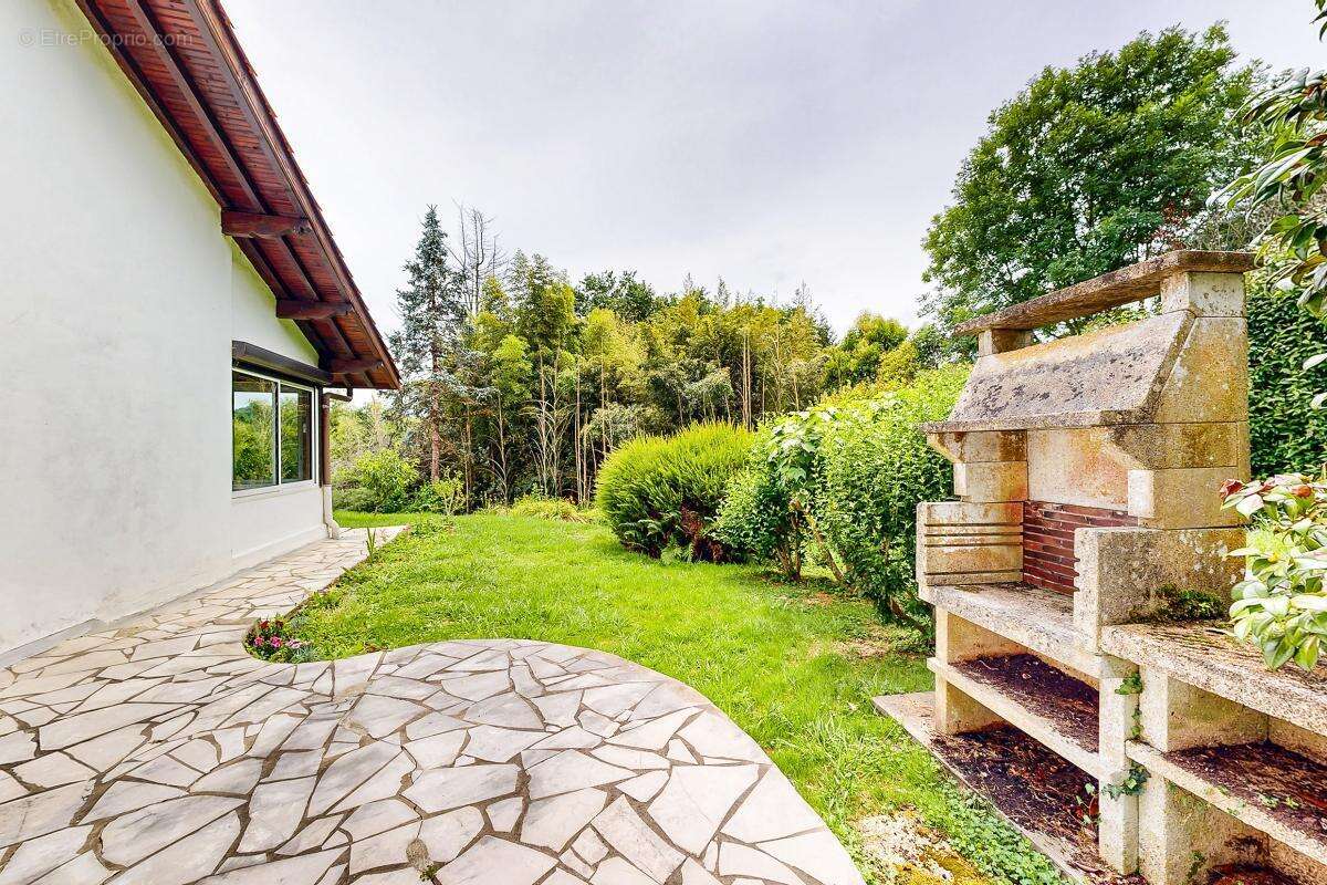 Maison T5 231 m² avec jardin et garage - photo 12