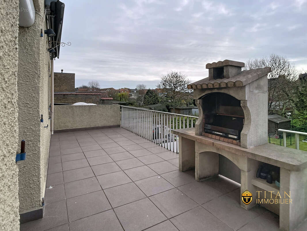 NOUVEAUTÉ  Maison 99 m²  3 chambres  Garage  Coudekerque-Branche - Quartier Sainte Germaine - Maison à COUDEKERQUE-BRANCHE