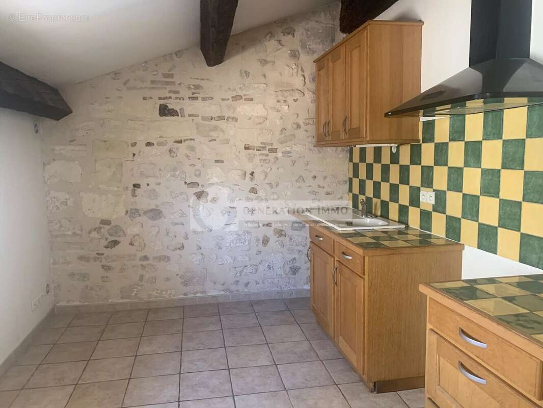 Appartement lumineux de 84 m² à Arles avec terrasse - photo 2