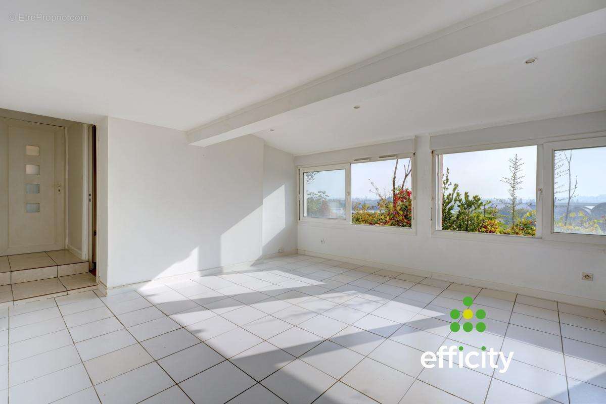 Appartement à OULLINS