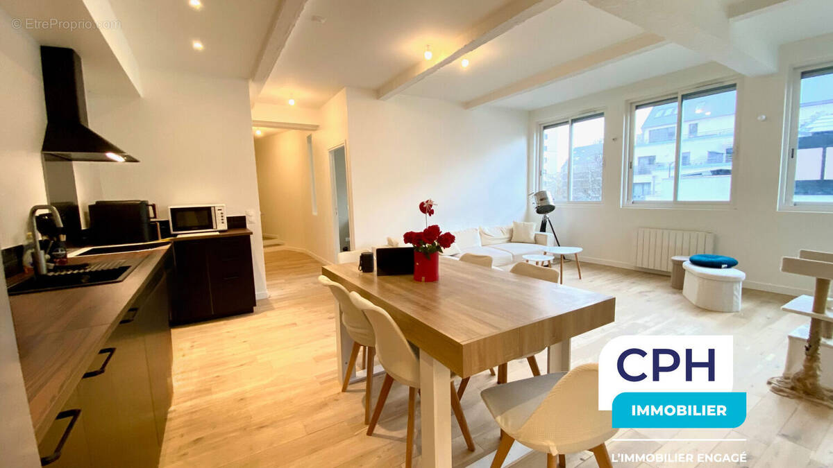 Appartement à COURBEVOIE