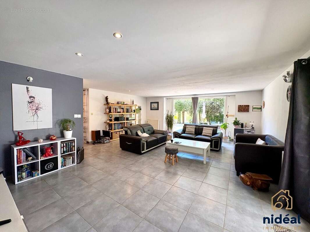 Maison 179 m² à Junas  - photo 4