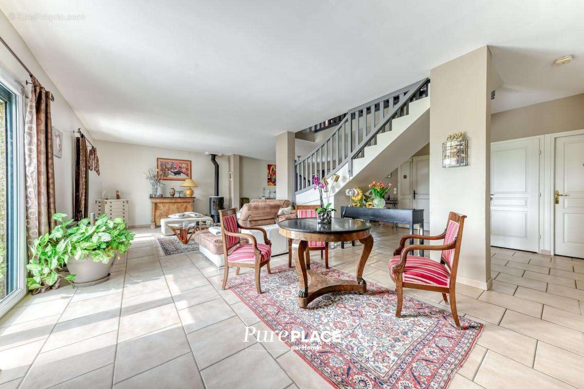 Maison/Villa T6 de 182 m² à Lentilly 69210 - photo 10