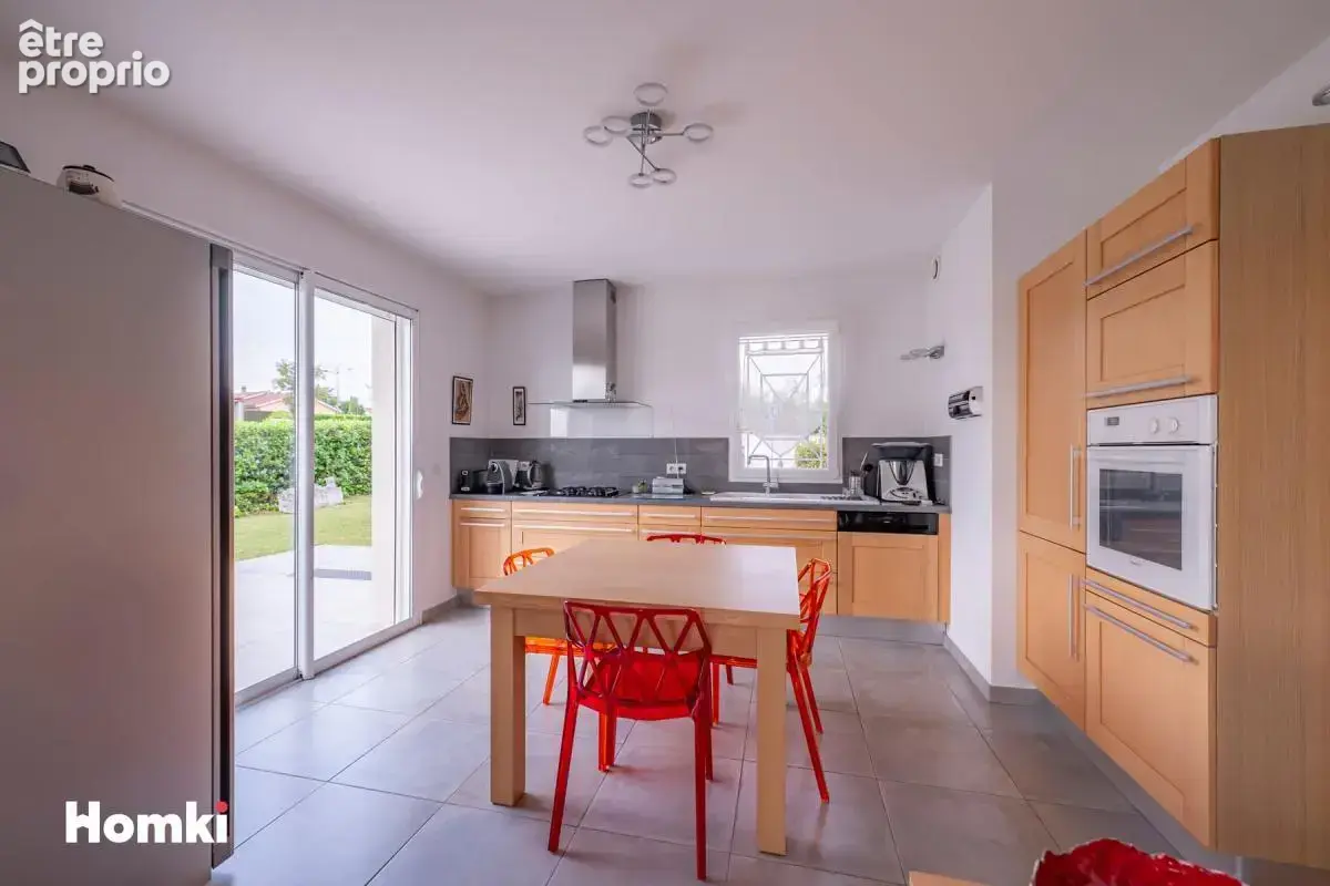 Propriété familiale T11 de 306.89 m² - photo 7