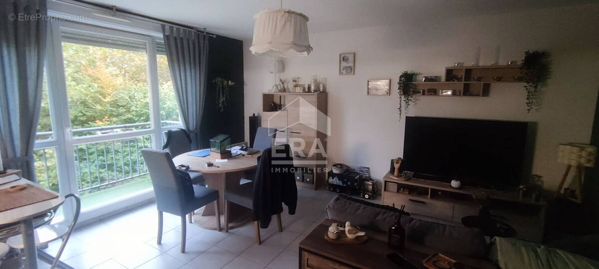 Appartement à AVION