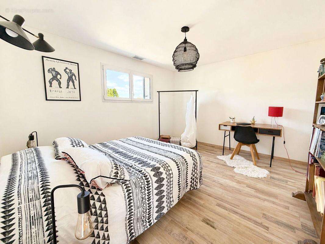 Maison familiale de standing avec piscine, suite parentale et appartement indépendant - photo 17
