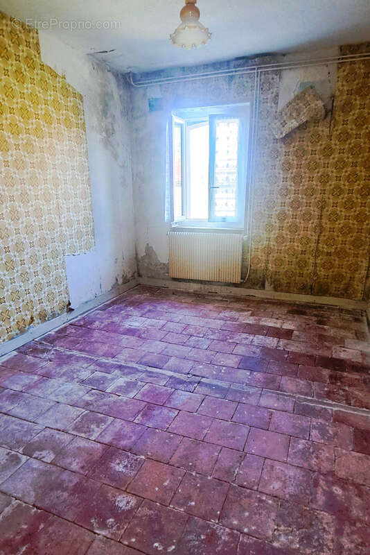 RARE! Corps de ferme traditionnel et dépendances sur 1.5ha libres - photo 11