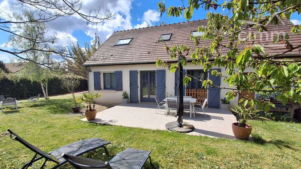 Maison à LA CHAUSSEE-SAINT-VICTOR