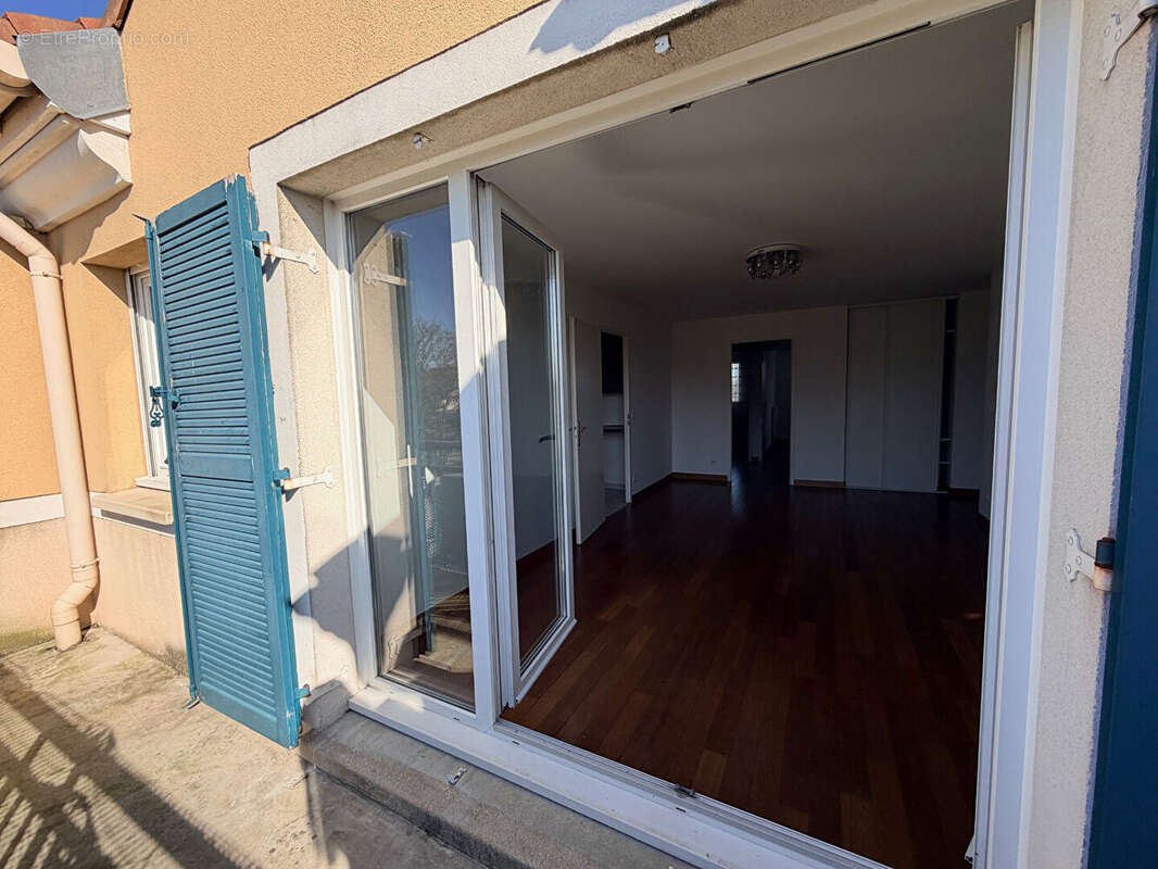 Appartement à ERAGNY