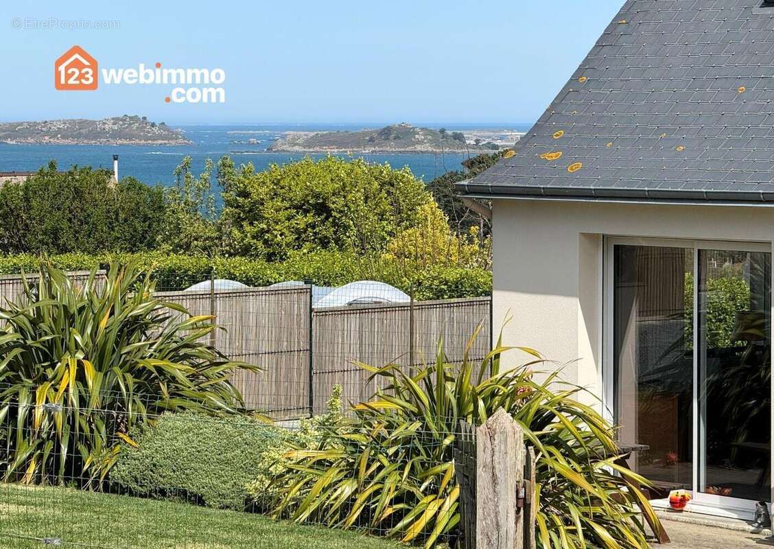 Maison à TREDREZ-LOCQUEMEAU