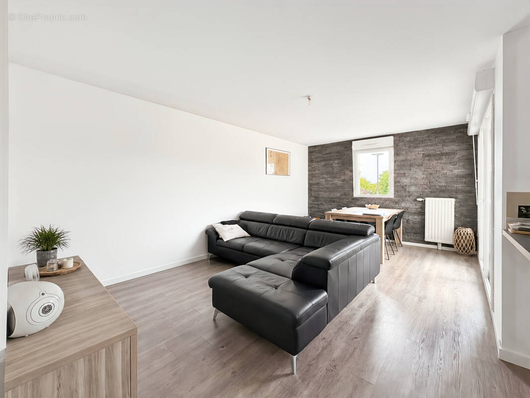 Appartement à SAULX-LES-CHARTREUX
