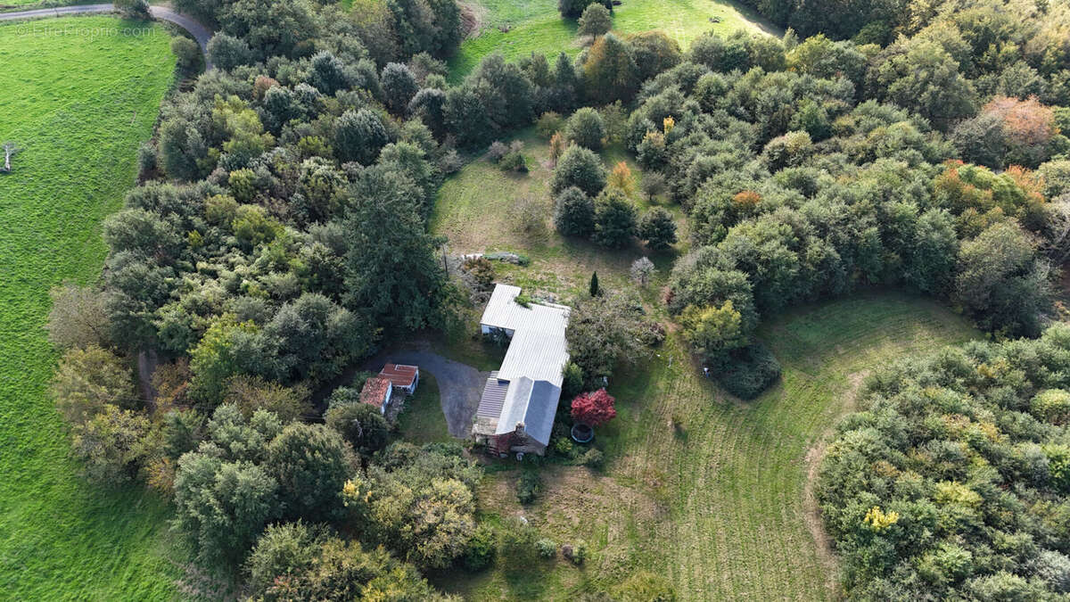 Maison à LA SALVETAT-PEYRALES