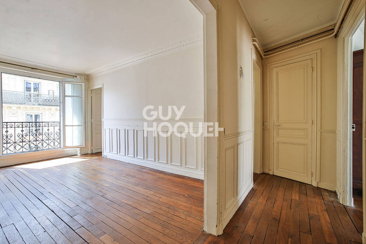 Appartement à PARIS-18E
