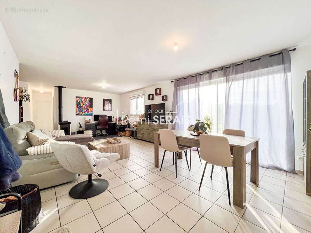 Maison à SAINT-PIERRE-DU-REGARD