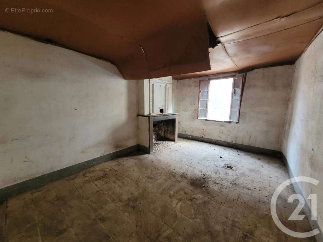 Maison à LES CABANNES