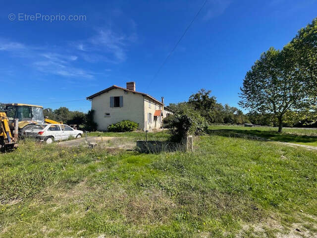 Maison à SAINT-MICHEL-DE-DOUBLE