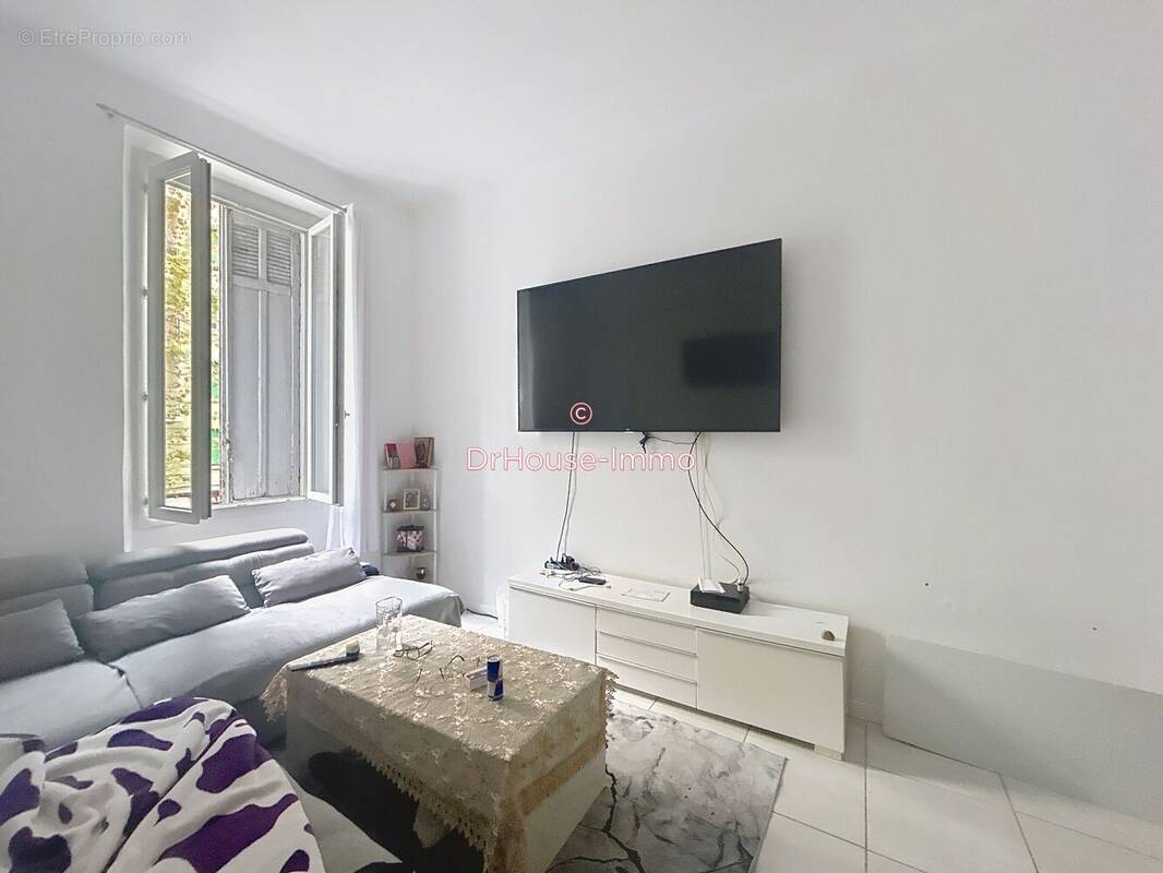 Appartement à MARSEILLE-1E