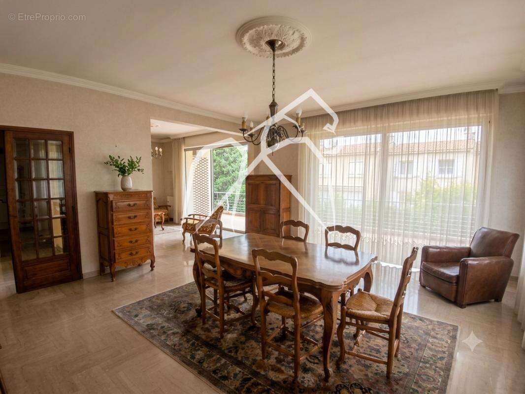 Rare à Montpellier Aiguerelles  Maison 8 pièces 230 m² avec piscine et terrain de 1 100 m²  fort potentiel – nombreux aménagemen - photo 7