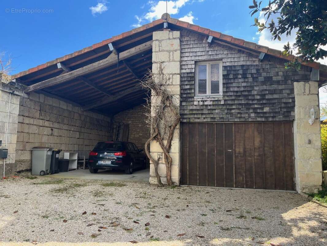 Maison à LE COUDRAY-MACOUARD