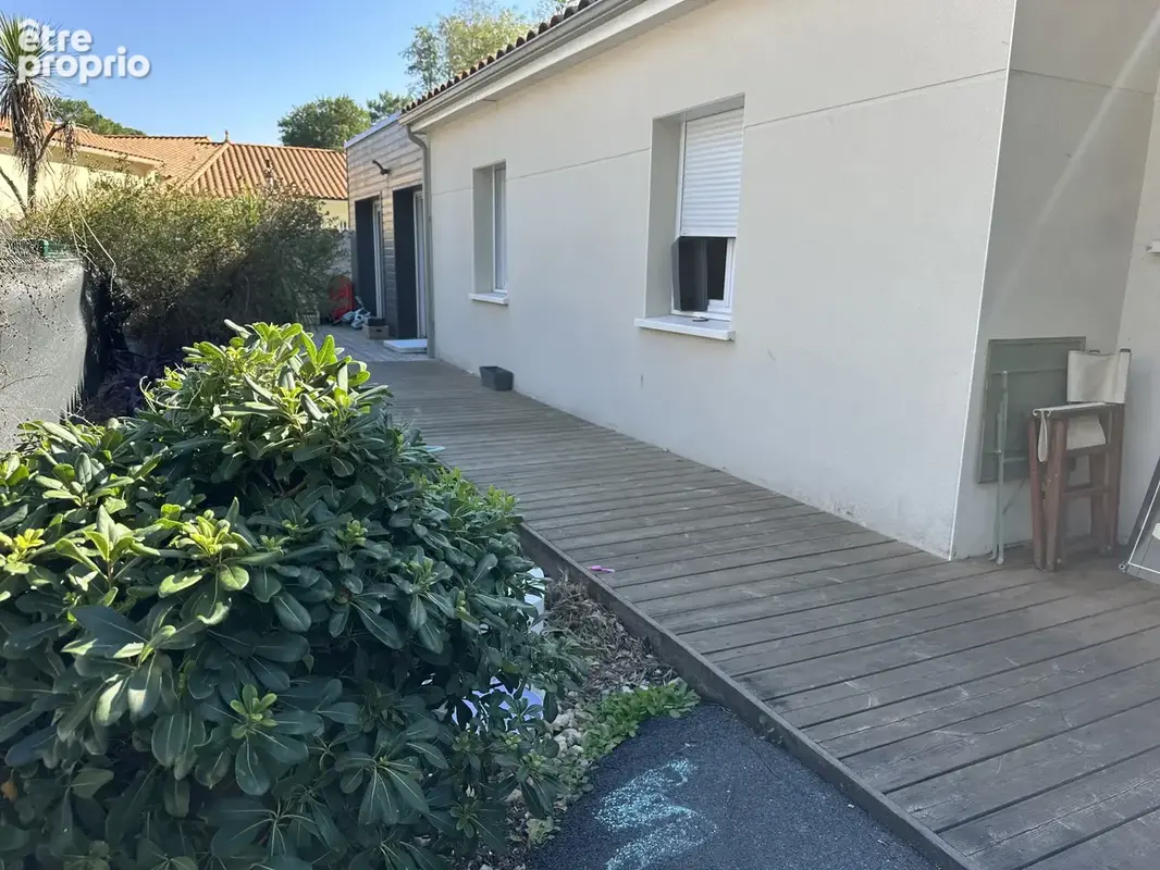 La Tremblade, 254m2 de plain-pied climatisé, 5 chambres. - photo 16