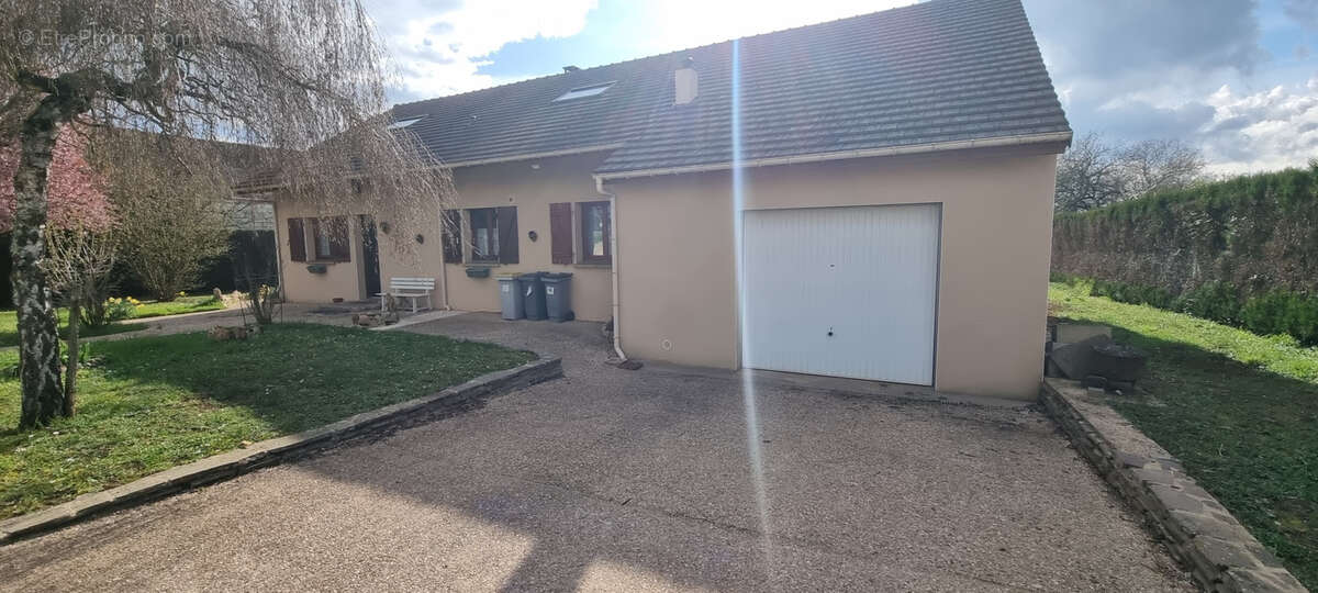 Maison à MICHERY