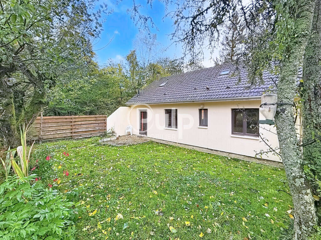 Maison à BEAURAINVILLE