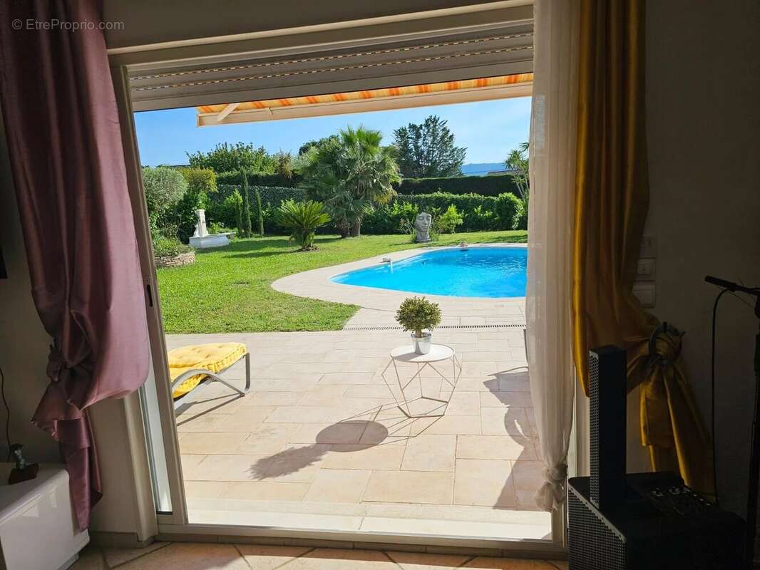 Appartement à MOUANS-SARTOUX