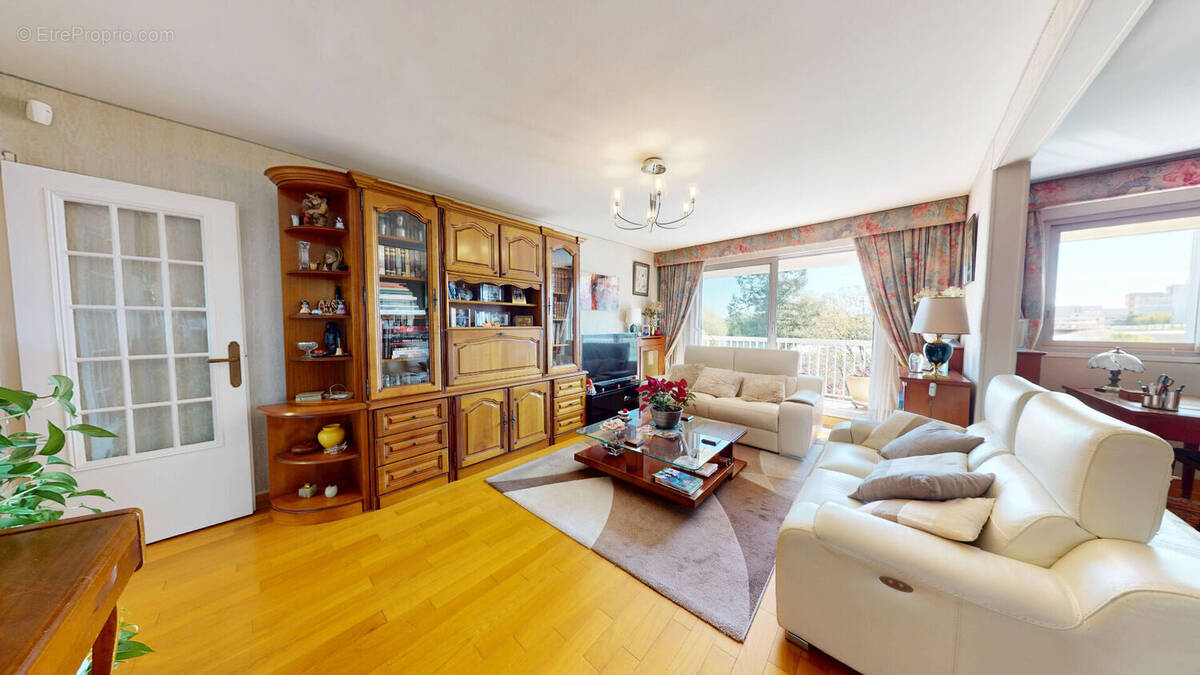 Appartement à AUBERVILLIERS