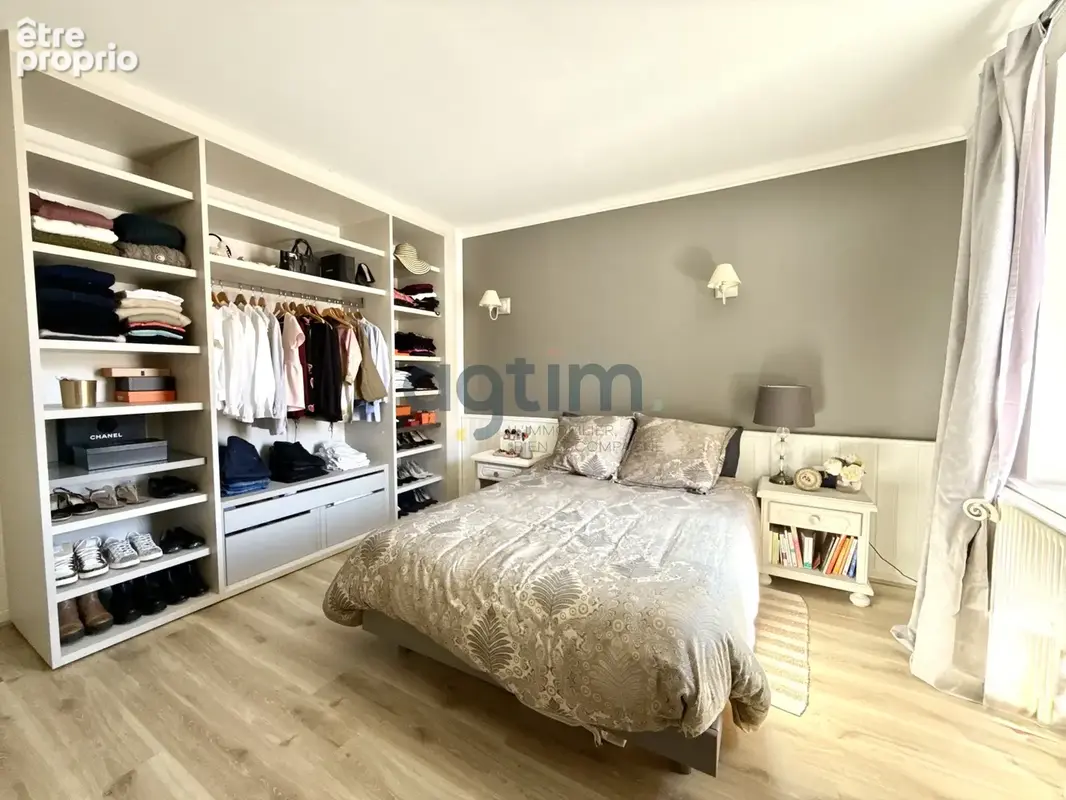 Montaigu, centre-ville, maison en pierre, 69m2 hab, 2 chambres, terrain et dépendances - photo 12