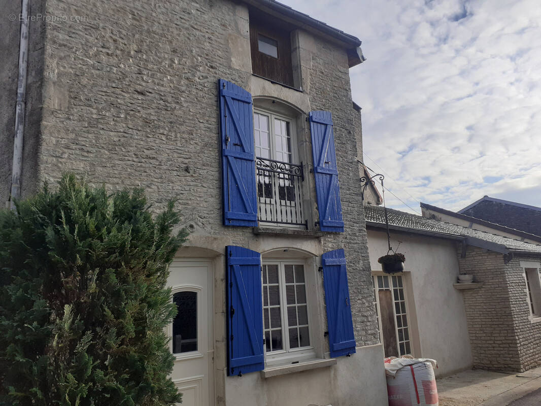 Maison à COUVIGNON