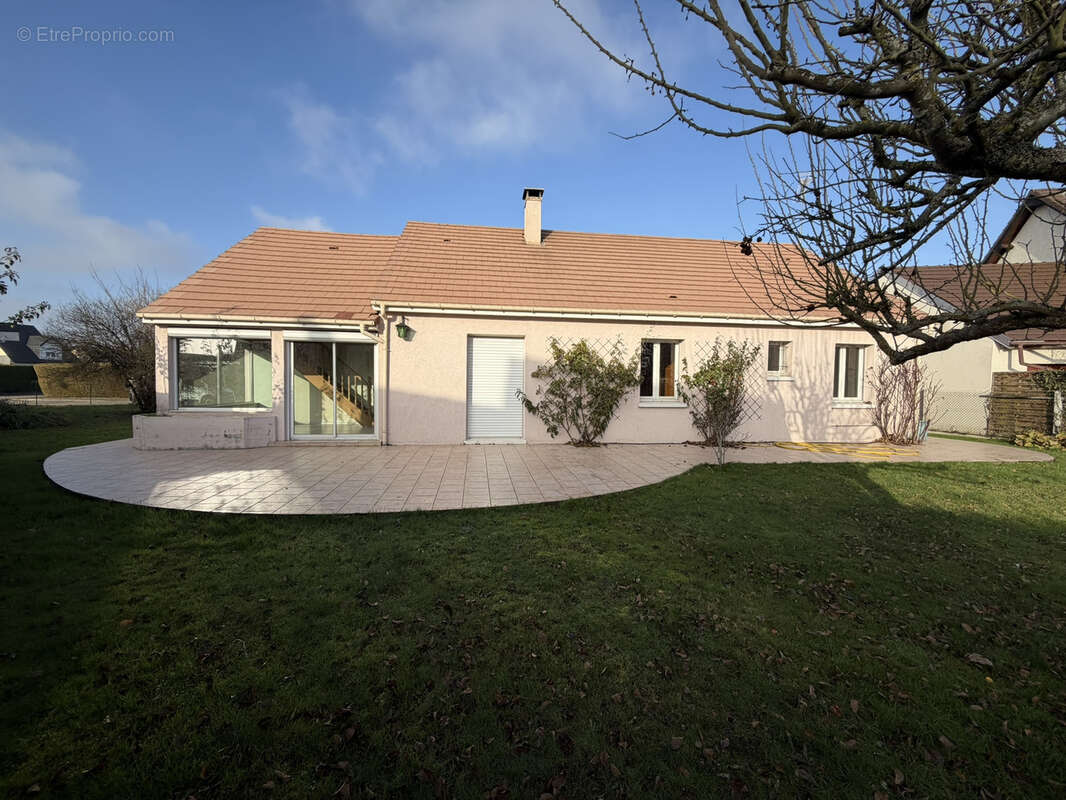 Maison à ANGERVILLE-LA-CAMPAGNE