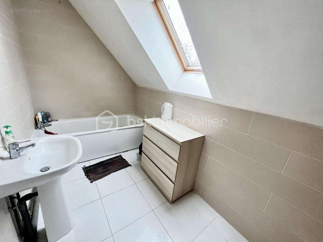 Maison familiale sur Coulommiers même : De très beau volumes Un bien rare sur ce prix là avec Beaucoup de potentiel !! - photo 10